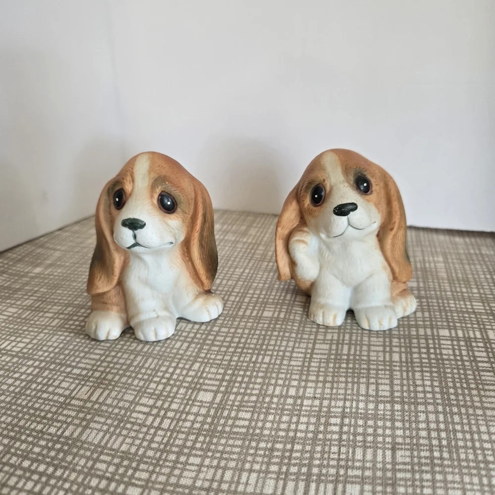 Homco Vintage Adorable Basset Hound Or Beagle Puppy Figurines.